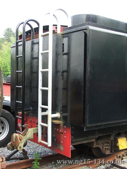 The tender body with the rear steps re-fitted.