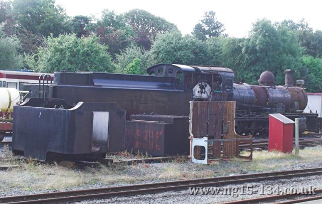 134's tender behind 133 at Dinas. (Photo: L. Armstrong)