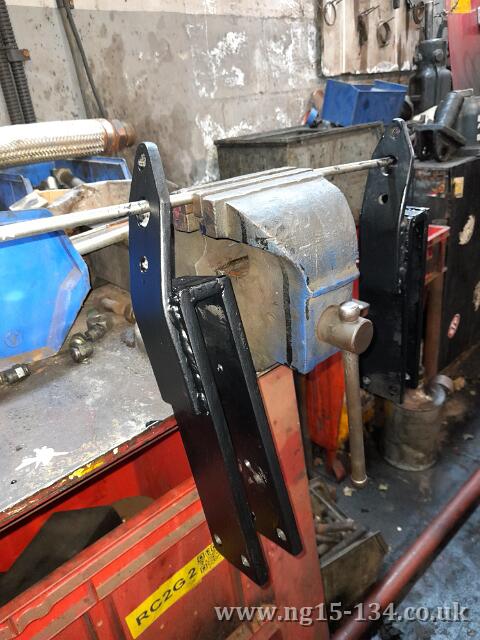 The finished rear sander mounting brackets after painting. (Photo: Maff Wellman)
